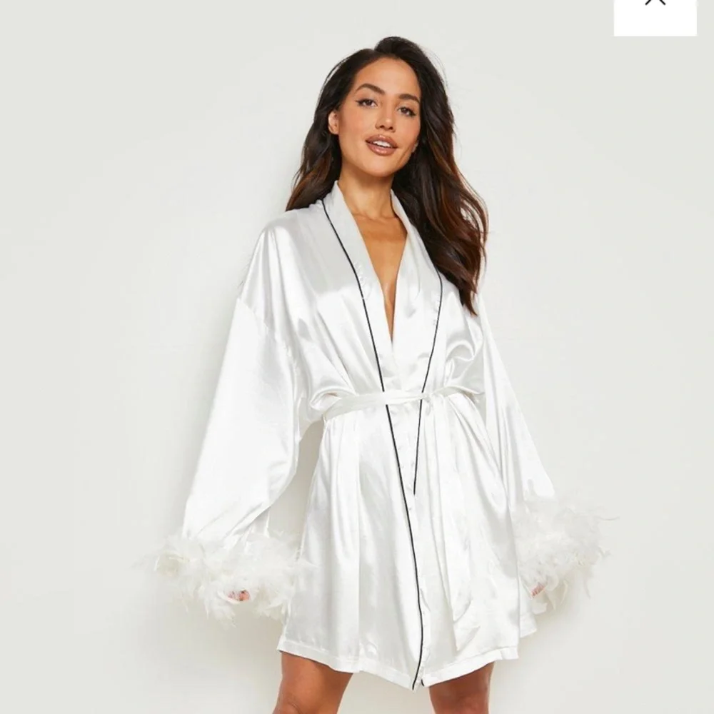 Bride Robe - Picture 2 of 4